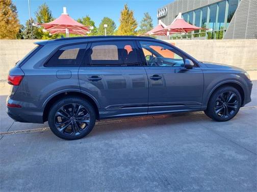 2025 Audi Q7 55 Premium Plus