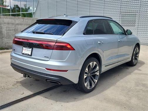 2025 Audi Q8 55 Premium