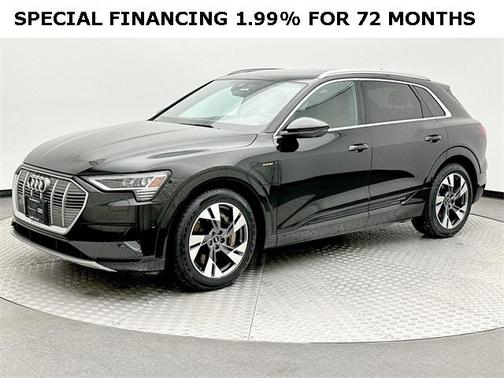 2022 Audi e-tron Premium Plus