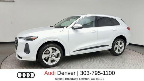 Glacier White Metallic 2025 Audi Q5 Premium Plus TFSI quattro S tronic
