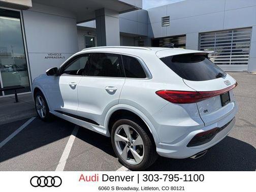 Glacier White Metallic 2025 Audi Q5 Premium Plus TFSI quattro S tronic