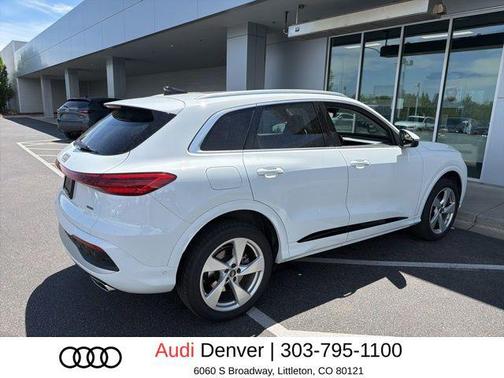 Glacier White Metallic 2025 Audi Q5 Premium Plus TFSI quattro S tronic