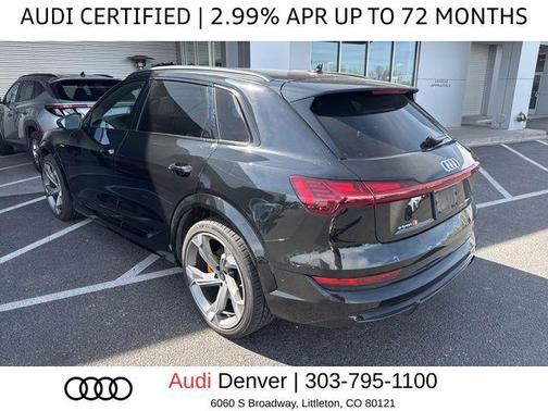 Mythos Black Metallic 2023 Audi e-tron S Premium Plus quattro