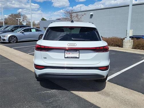 2025 Audi Q6 e-tron Premium Plus quattro