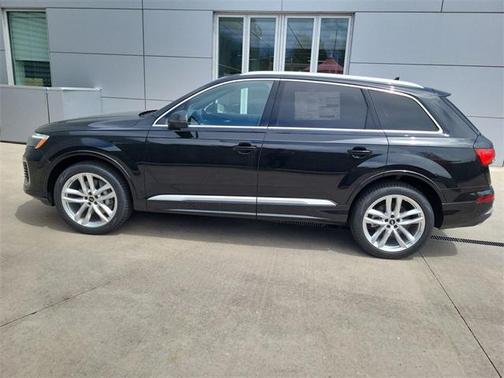 2025 Audi Q7 55 Premium Plus