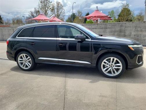 2025 Audi Q7 55 Premium Plus