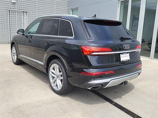 2025 Audi Q7 55 Premium Plus