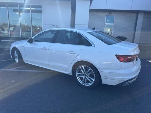 2022 Audi A4 45 S line Premium Plus