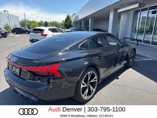 Mythos Black Metallic 2023 Audi e-tron GT Prestige quattro