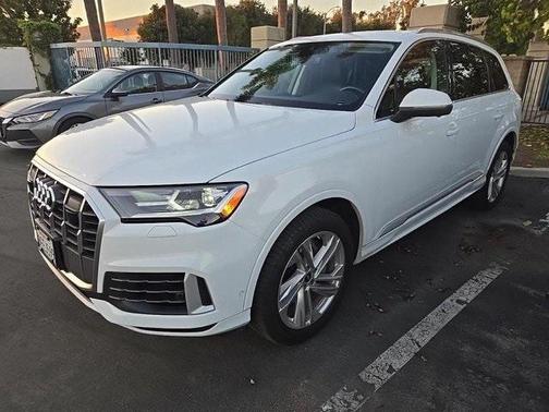 2023 Audi Q7 55 Premium Plus