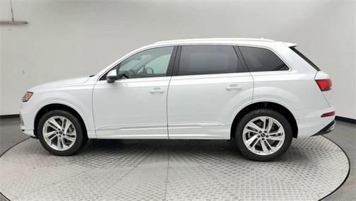 2023 Audi Q7 55 Premium Plus