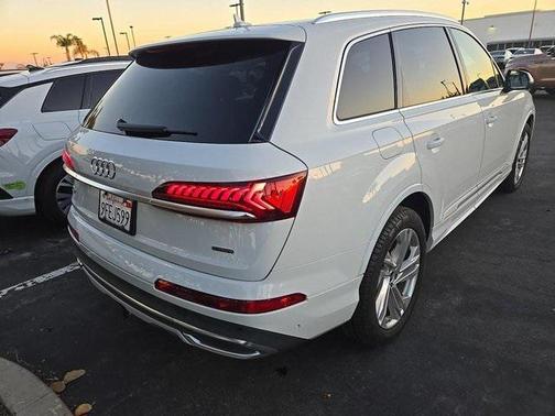 2023 Audi Q7 55 Premium Plus