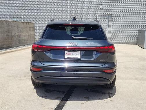 2025 Audi Q6 e-tron Prestige quattro