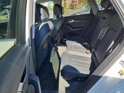 2023 Audi Q5 40 Premium Plus