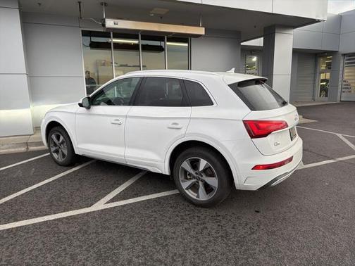 2023 Audi Q5 40 Premium Plus