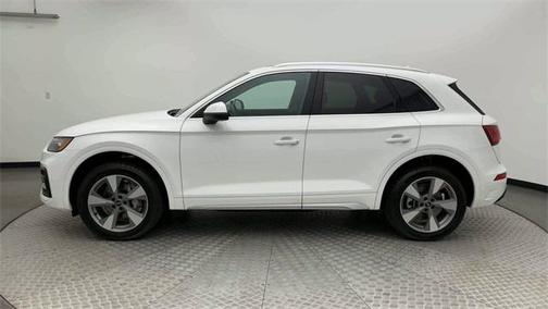 2023 Audi Q5 40 Premium Plus