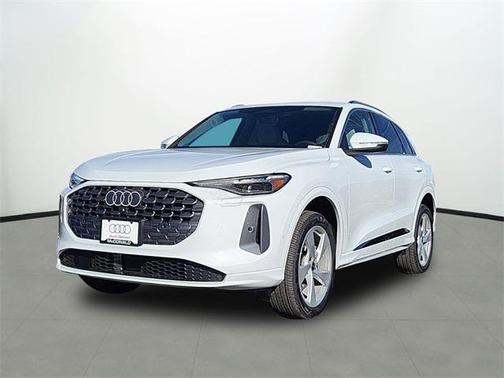 Glacier White Metallic 2025 Audi Q5 Premium Plus TFSI quattro S tronic SUV