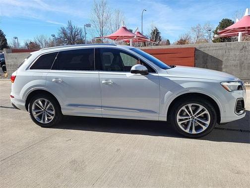 2025 Audi Q7 55 Premium Plus