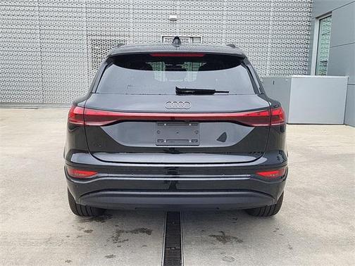2025 Audi Q6 e-tron Premium Plus quattro