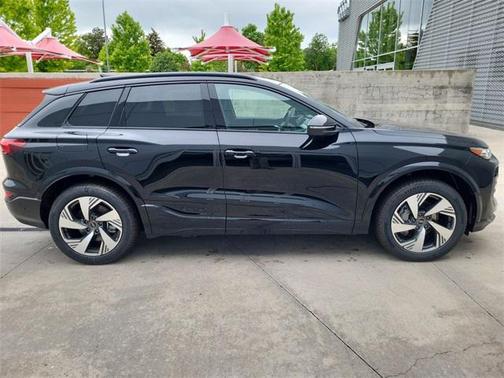 2025 Audi Q6 e-tron Premium Plus quattro