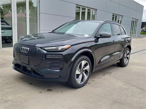 2025 Audi Q6 e-tron Premium Plus quattro