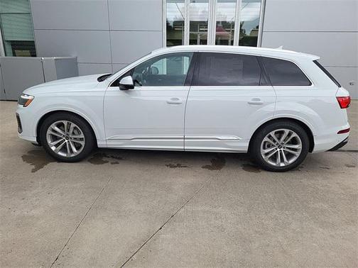 2025 Audi Q7 55 Premium Plus