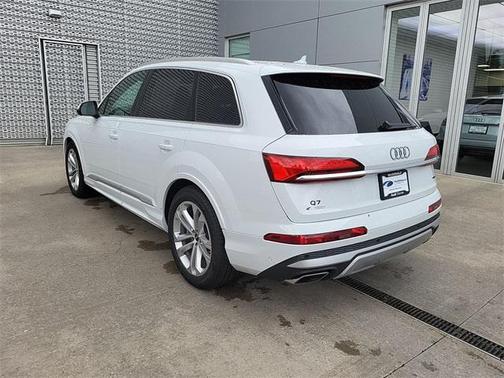 2025 Audi Q7 55 Premium Plus