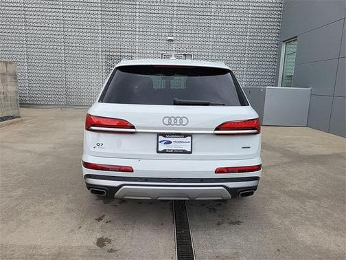 2025 Audi Q7 55 Premium Plus