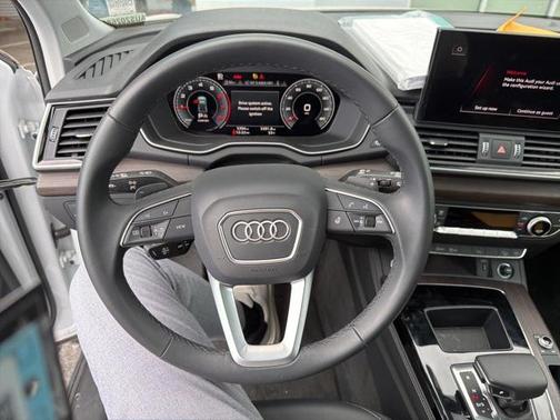 2025 Audi Q5 40 Premium Plus