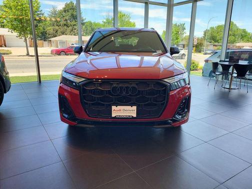 Chili Red Metallic 2026 Audi Q7 55 Prestige