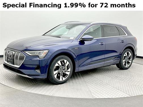 2022 Audi e-tron Premium Plus