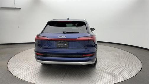2022 Audi e-tron Premium Plus