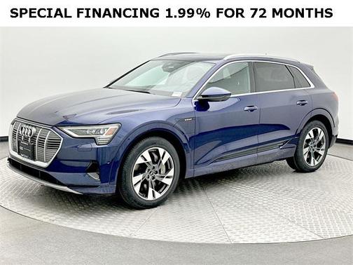2022 Audi e-tron Premium Plus