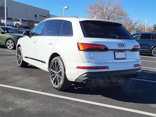 2026 Audi Q7 45 Premium Plus