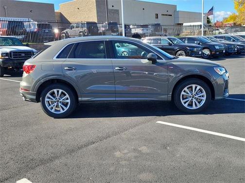 2025 Audi Q3 Premium 45 TFSI S line quattro Tiptronic