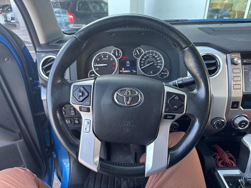 2017 Toyota Tundra Platinum