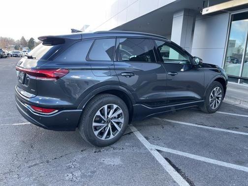 2025 Audi Q6 e-tron Premium Plus quattro