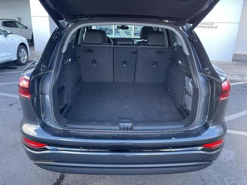 2025 Audi Q6 e-tron Premium Plus quattro