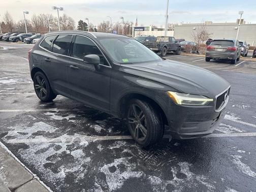 2018 Volvo XC60 T5 Momentum