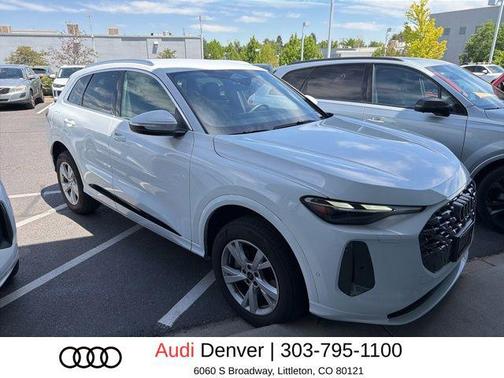 Glacier White Metallic 2025 Audi Q5 Premium TFSI quattro S tronic