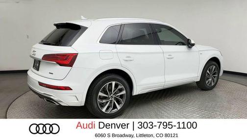 Glacier White Metallic 2023 Audi Q5 45 S line Premium