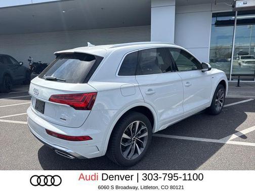 Glacier White Metallic 2023 Audi Q5 45 S line Premium