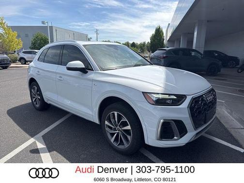 Glacier White Metallic 2023 Audi Q5 45 S line Premium