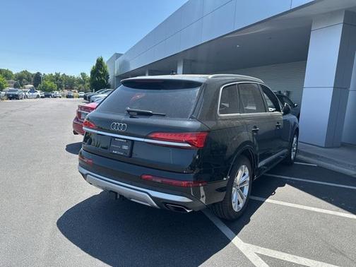 2025 Audi Q7 55 Prestige