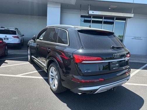 2025 Audi Q7 55 Prestige