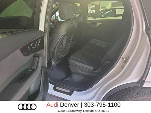 Glacier White Metallic 2023 Audi Q7 55 Prestige