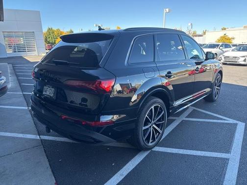 2023 Audi Q7 55 Premium Plus