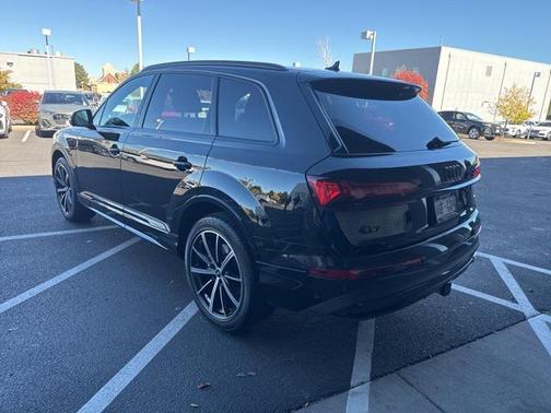 2023 Audi Q7 55 Premium Plus
