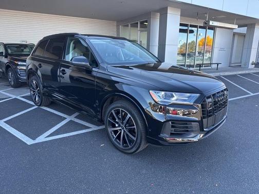 2023 Audi Q7 55 Premium Plus