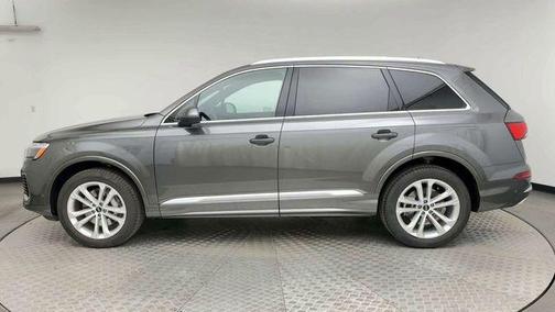 2025 Audi Q7 45 Premium